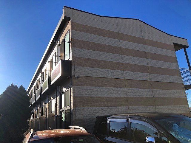 レオパレスtachibanaのエントランス|ゆとりのあるエントランスです