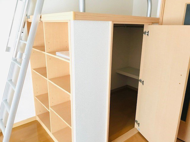 レオパレスU&SⅡの収納|便利な収納スペースです