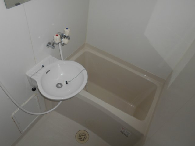 レオパレスbelsuonoの浴室|お風呂で日々の疲れを落としましょう