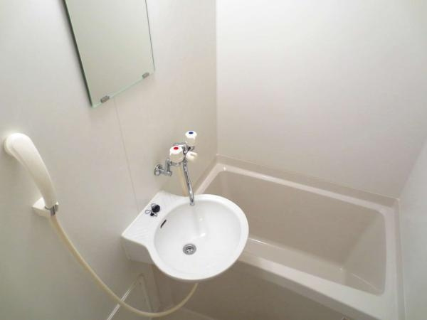 レオパレスルーチェの浴室