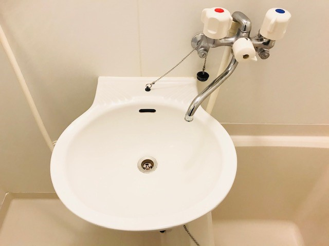 レオパレスエスト逆井の洗面所