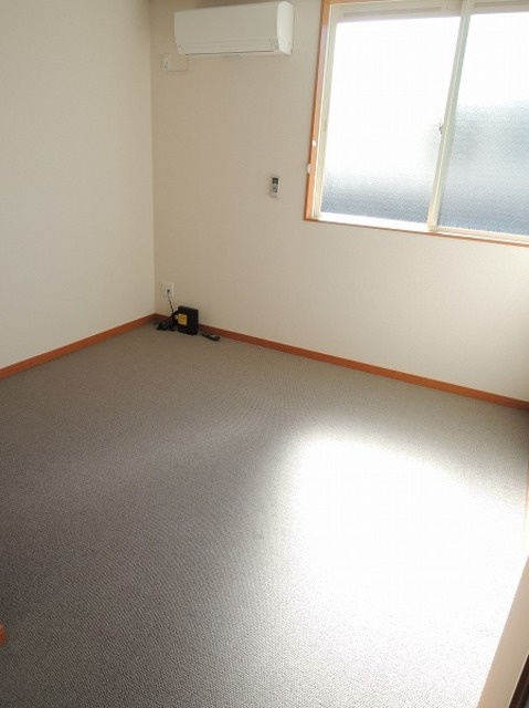 レオパレス南逆井の寝室