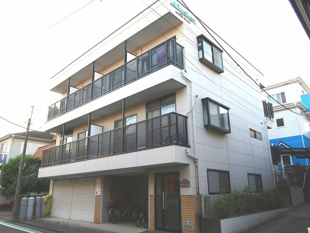 ３階建て鉄骨造マンション♪