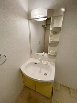 ★朝の身支度に必須の洗面台★