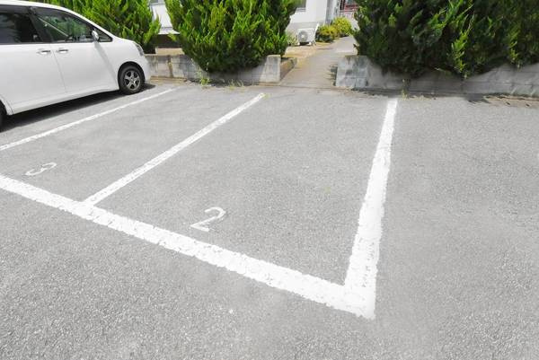 ビレッジハウス足利福居2号棟の駐車場