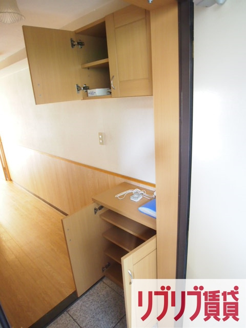 グランメゾン椿森の玄関