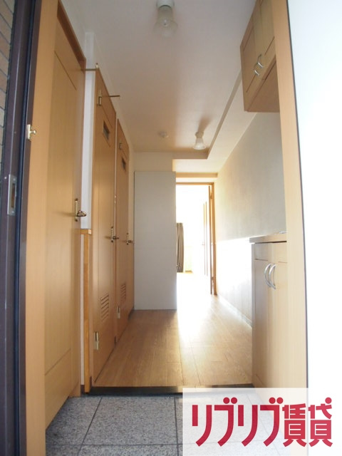 グランメゾン椿森の玄関