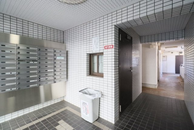 スカイコート都立大学のエントランス