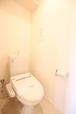 温水洗浄便座付きトイレです★