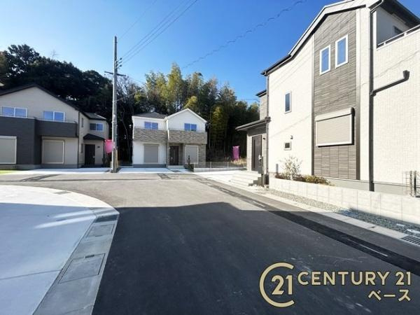 生駒市萩の台 Ｈ号地 ／新築一戸建の前面道路含む現地写真|■現地撮影写真■前面道路約６ｍでお車の出し入れも楽々！
