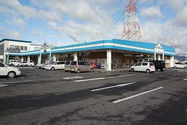 ユースパラシオンの周辺|アニーまで3100m