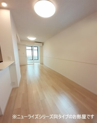 吉敷下東１丁目アパートの居間・リビング