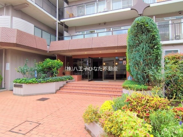 祝　成約済み　ローズハイツ八王子B棟　八王子市　中古マンションのエントランス|～仲介手数料無料☆八王子ひなた不動産～ローズハイツ八王子B棟
