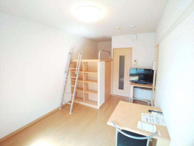 レオパレスヴィラモンドの寝室|使いやすく機能的なお部屋