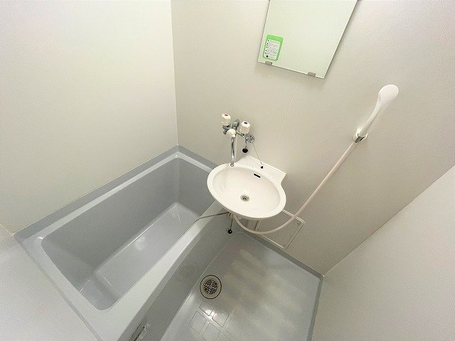 レオパレスＰａｄｄｙｆｉｅｌｄの浴室