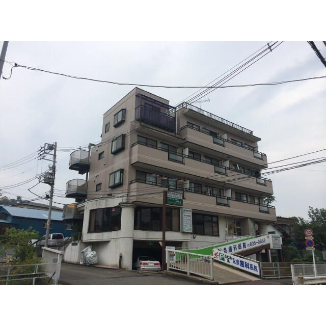 ケイエヌビルの外観