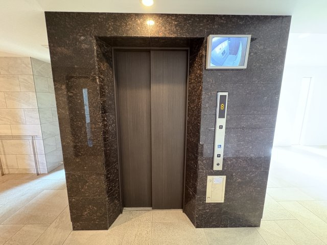 グランデ・プレミアムビスタ野嵩EASTのロビー