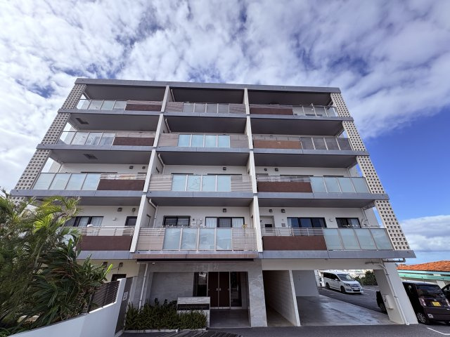 グランデ・プレミアムビスタ野嵩EASTの外観