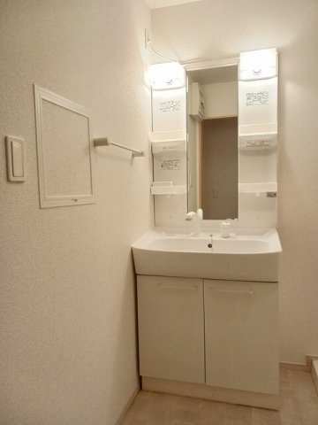 サニーユニゾン　Ａ棟の洗面所|コンパクトで使いやすい洗面所