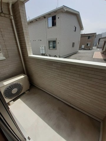 リバーサイド真倉　Ｂのバルコニー|バルコニーがあります