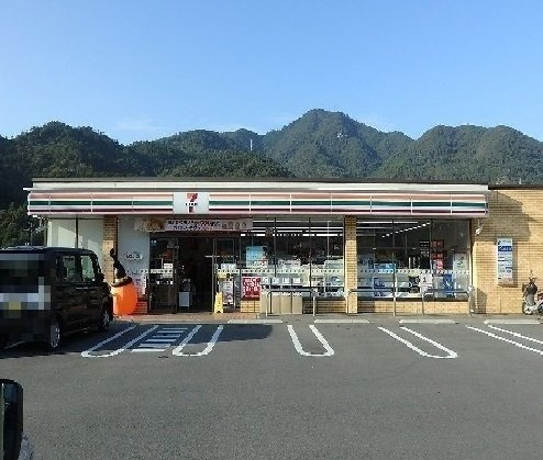 リバーサイド真倉　Ｂの周辺|セブンイレブンまで190m