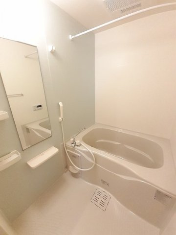リバーサイド真倉　Ｂの浴室|コンパクトで使いやすいお風呂です
