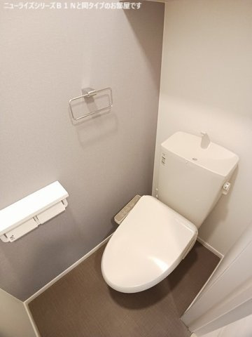 カーサＫのトイレ|落ち着いた色調のトイレです