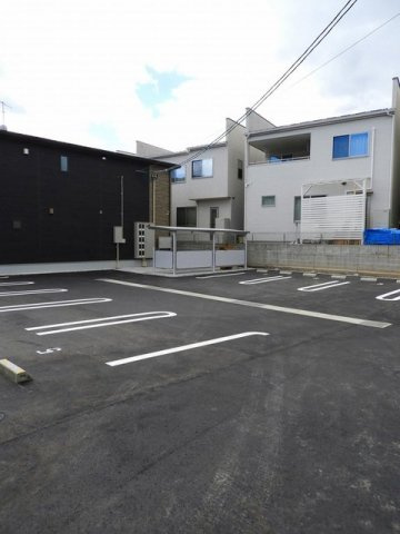 ノースの駐車場|駐車場があるので、車を買う予定の方も安心です