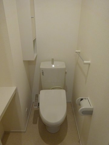 フィオーレヒルⅣのトイレ|ゆったりとした空間のトイレです