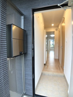 【玄関】 | ヴェルドゥーラ　Ｃ | 落ち着いた玄関です