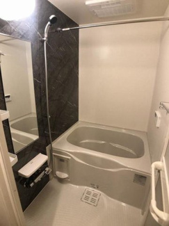 【浴室】 | ヴェルドゥーラ　Ｃ | コンパクトで使いやすいお風呂です