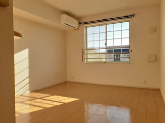 【居間・リビング】 | サンパティークＡ | ゆったり過ごせるリビングです