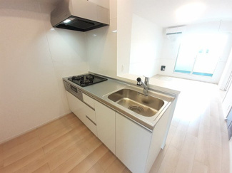 【キッチン】 | ＫＥＳＨＩＫＩ　Ｈａｌｕ | キッチンでお料理をお楽しみください