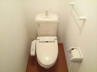 【トイレ】 | スプリング・フラワー | 落ち着いた色調のトイレです