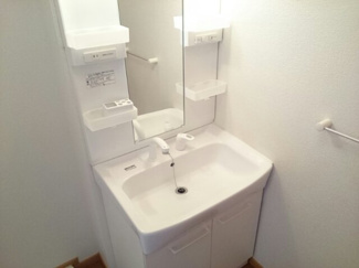 【洗面所】 | スプリング・フラワー | 広い洗面スペース