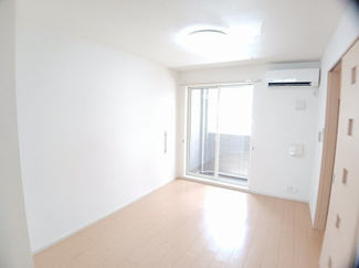 【居間・リビング】 | アビタシオン・ＡＹＡⅠ | おしゃれな居間です