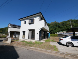 【外観】 | 甲府市下向山町 平成5年築 内外装一新 南東角地 車2台 | 全部屋角部屋の為、プライバシー性の高いご住宅