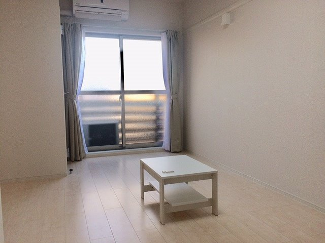 クレイノプローストの居間・リビング