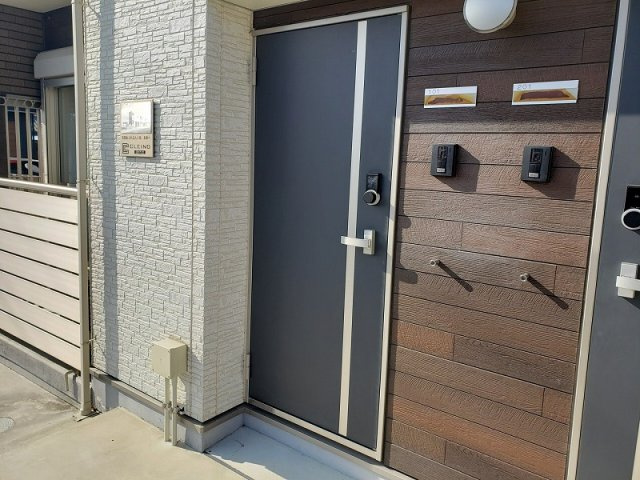 クレイノプローストの玄関