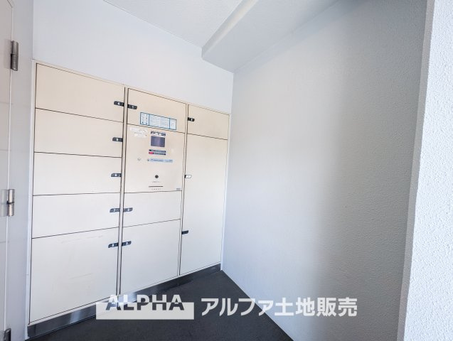 レーベンハイム多摩聖ヶ丘の設備|【Delivery Box】
◆宅配ボックス◆通販を利用するのがスタンダードな昨今、生活には欠かせない装備のひとつとなりました。