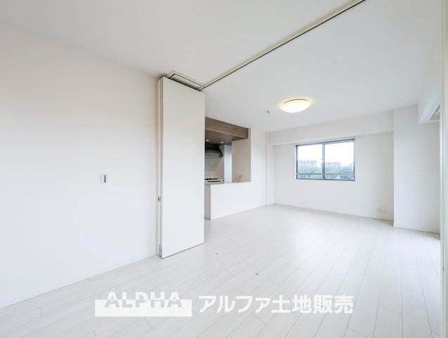 レーベンハイム多摩聖ヶ丘の居間・リビング