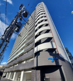 セレニテ福島プリエの外観