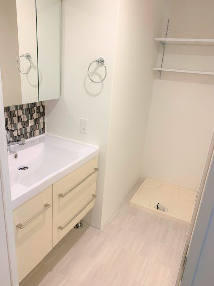 セレニテフラン梅田の独立洗面台