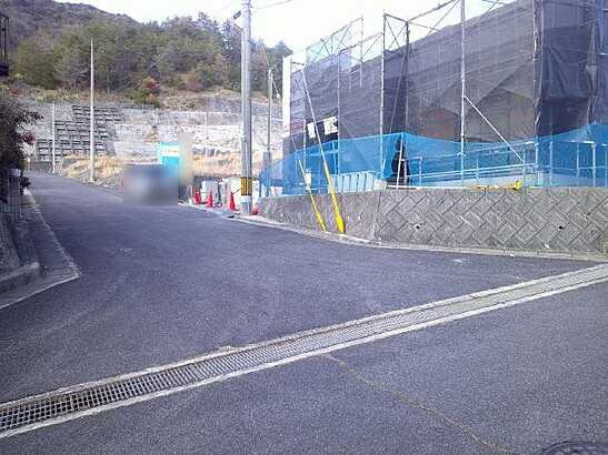 【前面道路含む現地写真】