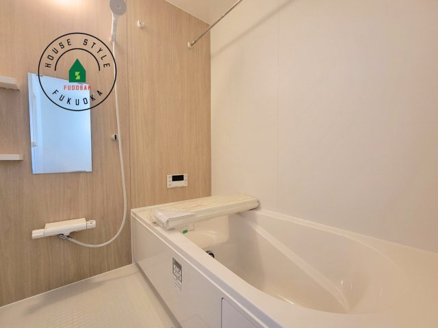 糟屋郡須恵町上須恵第25-2棟（3号棟）の内観：施工例|1日の疲れを癒してくれる広々バスルーム。雨の日のお洗濯にも大活躍な浴室乾燥機付です！