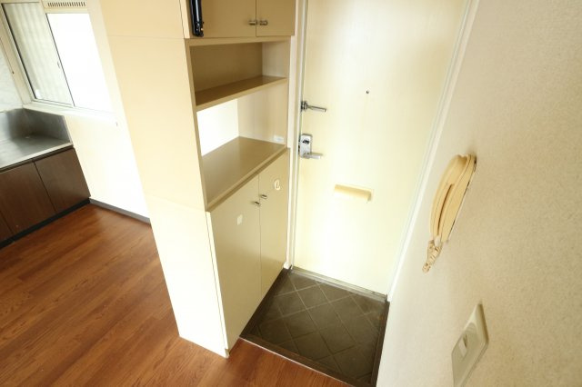 大蔵谷ハイツの玄関