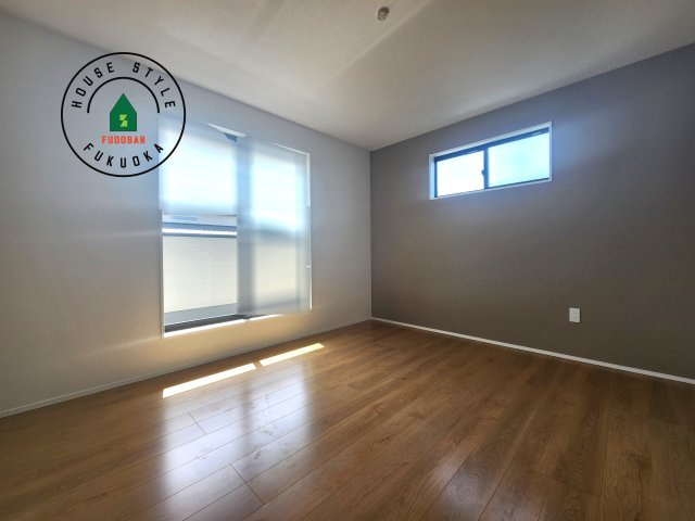 糟屋郡須恵町上須恵第25-2棟（4号棟）の内観：施工例|主寝室には収納力に優れたクローゼットがありますので、お部屋もすっきり片付きます。