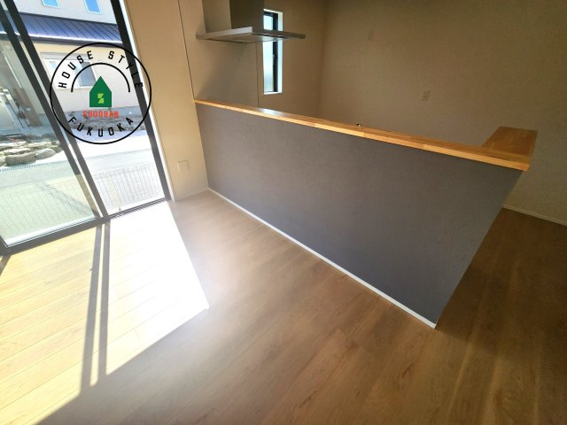 糟屋郡須恵町上須恵第25-2棟（4号棟）の内観：施工例|キッチンから立ち込める香りが今日の料理を期待させます。