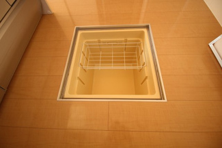 【収納】 | プライムコート　Ｃ　　 | 床下収納