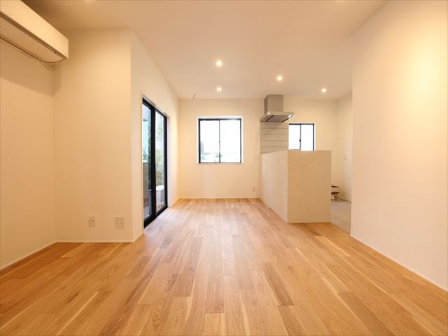 【居間・リビング】の画像